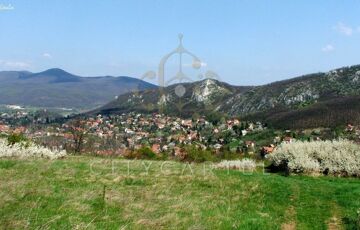 Eladó telek/földterület