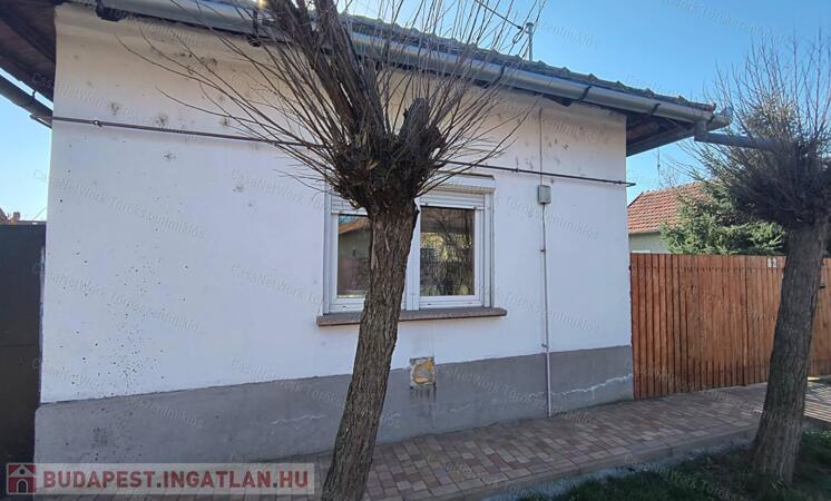 Eladó kis családi ház Törökszentmiklóson az Alvégen!                                 