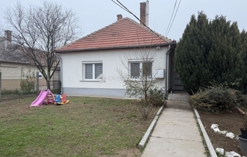 Eladó családi ház
