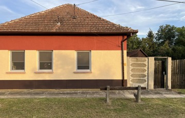 Eladó családi ház