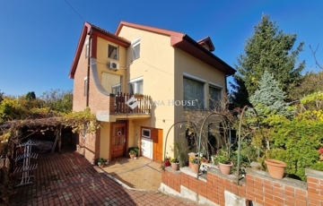 Eladó családi ház