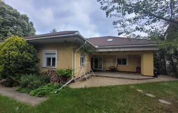 Eladó családi ház