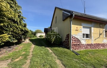 Eladó családi ház