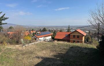 Eladó telek/földterület