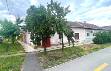 Eladó családi ház