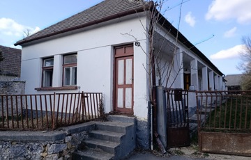 Eladó családi ház