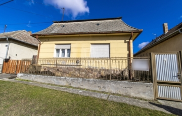 Eladó családi ház