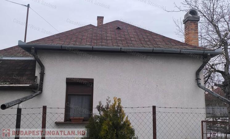 Tiszaföldváron felújított családi ház eladó                                 