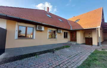 Eladó családi ház