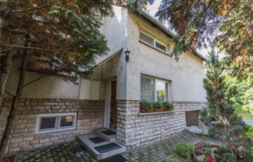 Eladó családi ház