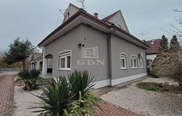 Eladó családi ház