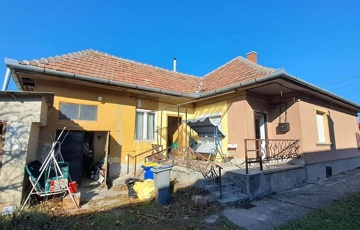Eladó családi ház