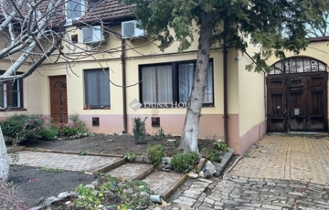 Eladó családi ház