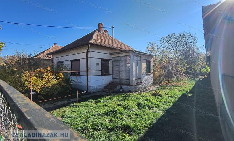 Eladó családi ház Törökszentmiklóson!                                 