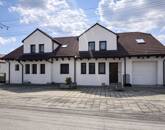 Eladó családi ház Lipót 159 000 000 Ft