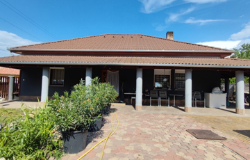 Eladó családi ház