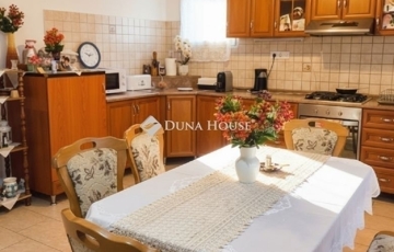 Eladó családi ház