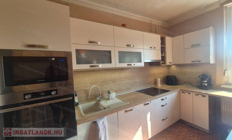 Oroszlány Dózsa Gy. út felújított lakás KIZÁRÓLAG nálunk!