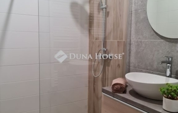 Eladó lakás