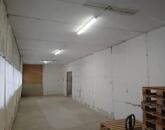 Kiadó Komáromban egy 169 négyzetméteres raktárépület!