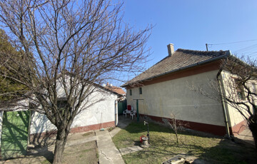 Eladó családi ház