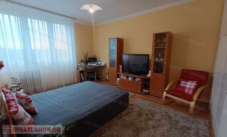 Oroszlányban eladó egy szobás lakás