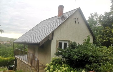 Eladó családi ház