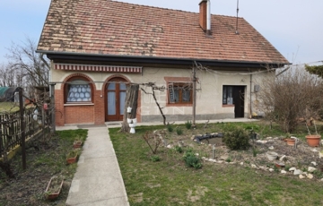 Eladó családi ház