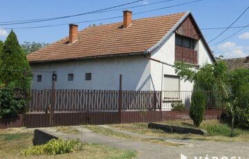 Eladó családi ház