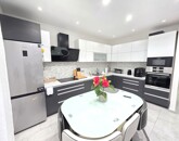 Eladó családi ház Tatabánya 119 000 000 Ft