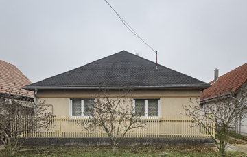 Eladó családi ház