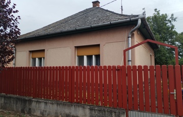 Eladó családi ház