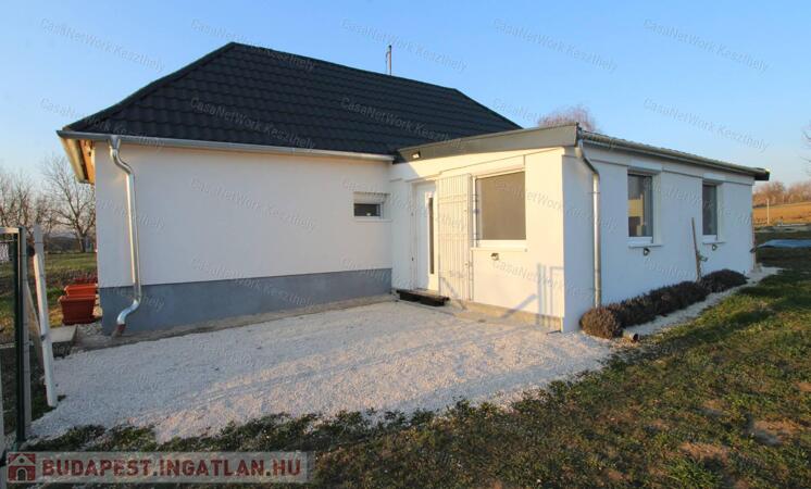 Eladó tanya /családi ház/ Sármellék közelében                                 