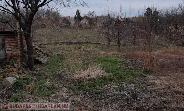 Telek bontandó házzal                                 