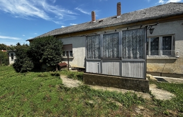 Eladó családi ház