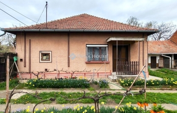 Eladó családi ház