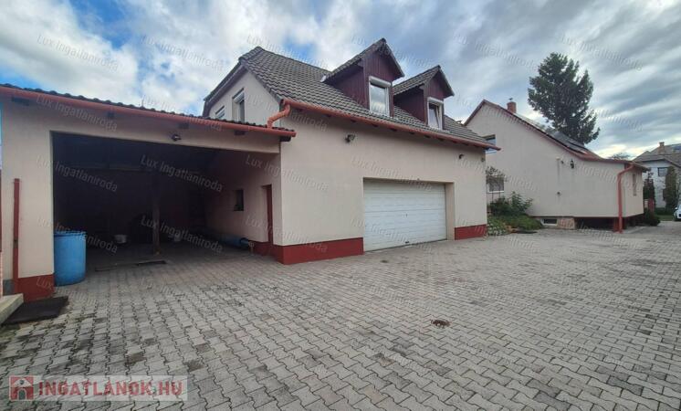 Oroszlány, Miskórét utcában eladó ház