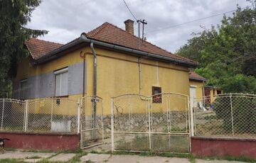 Eladó családi ház
