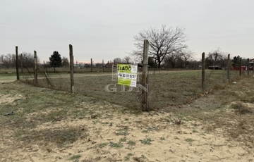 Eladó telek/földterület