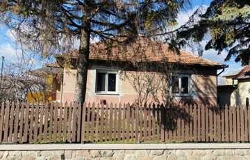 Eladó családi ház