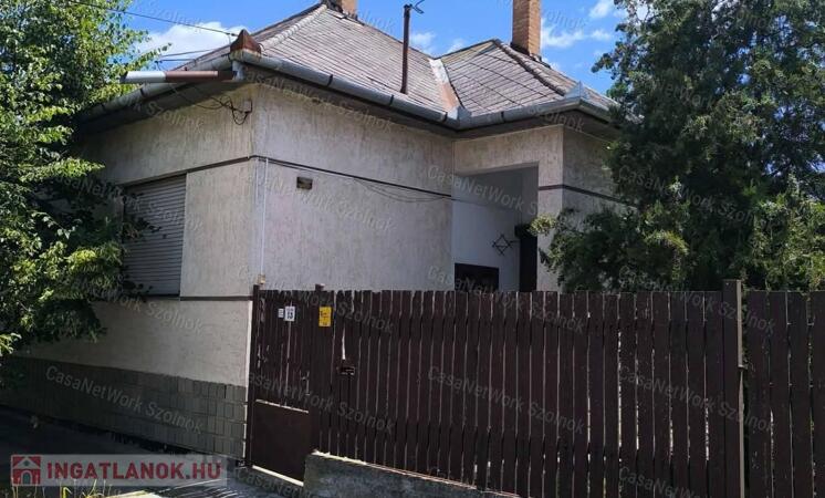 Eladó családi ház Kunszentmárton kedvelt részén ( Bem József utca )
