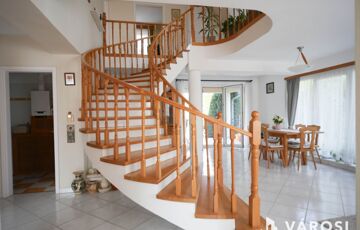 Eladó családi ház