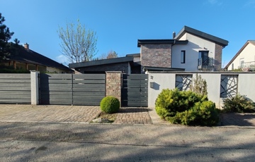 Eladó családi ház