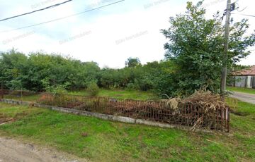 Eladó telek/földterület