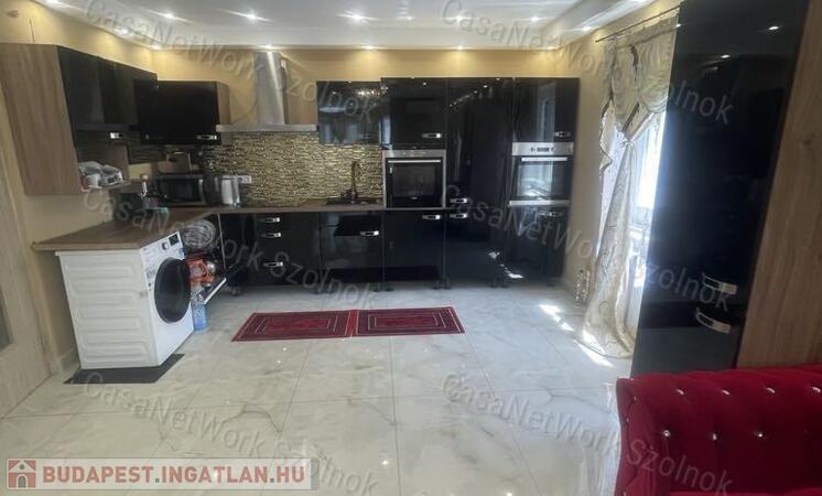 Eladó családi ház, Tápiószentmárton                                 