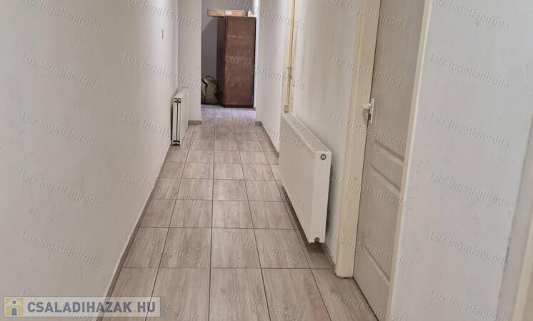 ÁRCSÖKKENÉS - Oroszlányon családi ház eladó                                 