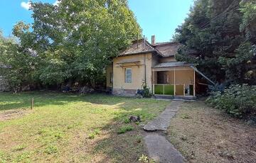 Eladó telek/földterület