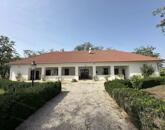 Jól megközelíthető tanya komplexum eladó akár üzleti célra is!