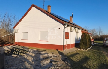 Eladó családi ház