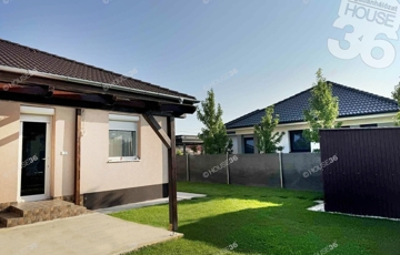 Eladó családi ház